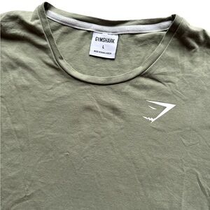 Gymshark Women’s Green Long Sleeve Workout Shirt Size‎ Large Logo/Gym/Training